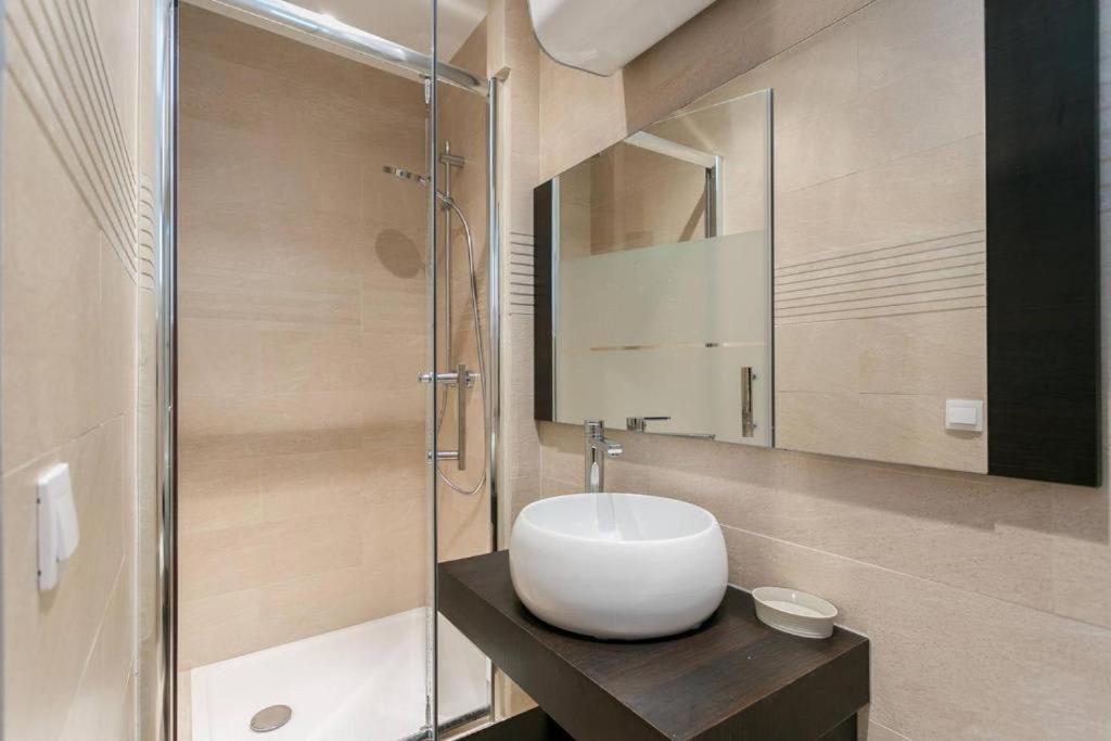 Apartament Modernized Studio - Meters From The Invalides Gardens Paryż Zewnętrze zdjęcie